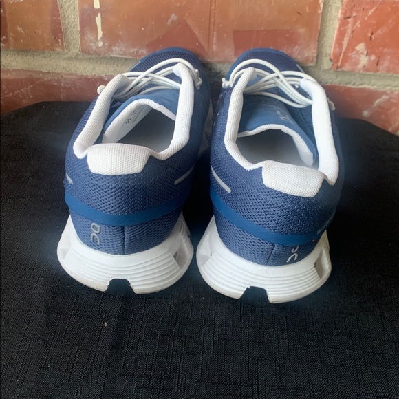 ON RUNNING Cloud 5 sneakers Size 5.5 - Picture 4 of 6